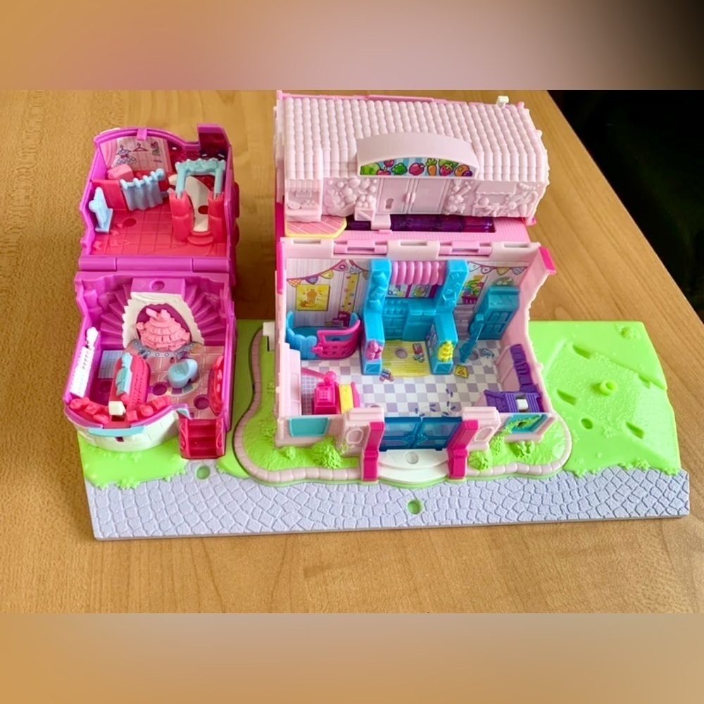 Shopkins Real Littles Micro Mart play toy - Picture 2 of 3